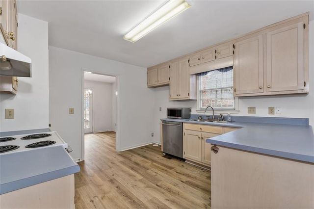 1310 Cobblestone Lane, Woodstock, GA 30189