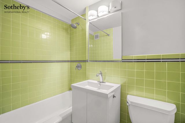 150 E 56th St Apt 4C, New York City, NY 10022