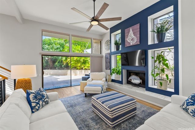 1868 Kihi Street, Honolulu, HI 96821