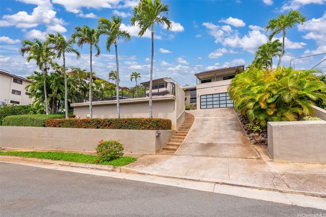 1868 Kihi Street, Honolulu, HI 96821