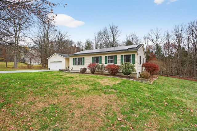 10 Carly Drive, Highland, NY 12528