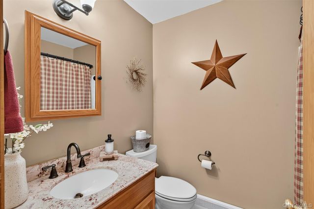 10 Carly Drive, Highland, NY 12528