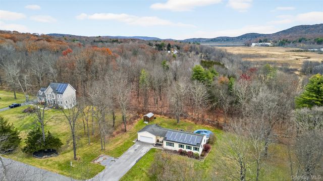 10 Carly Drive, Highland, NY 12528