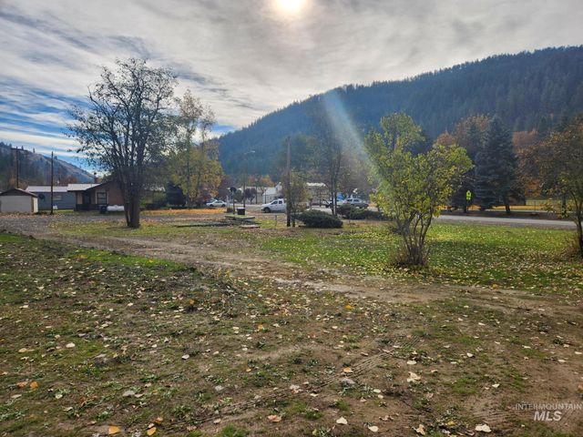 305 North Main, Peck, ID 83545