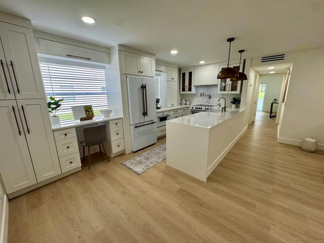 977 Normandy U, Delray Beach, FL 33484