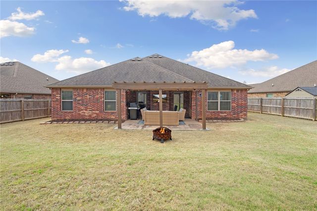 3494 Foxtail Lily Lane, Fayetteville, AR 72704