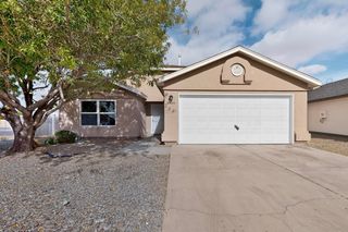 8423 Bay Mare Avenue SW, Albuquerque, NM 87121