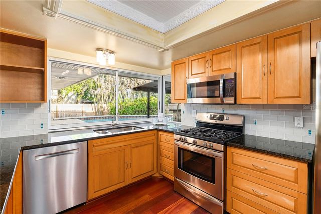 631 GILLETTE AVENUE, Temple Terrace, FL 33617