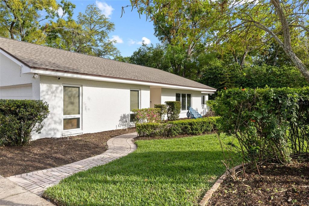 Image 4 of property listing at 631 GILLETTE AVENUE, Temple Terrace, FL 33617