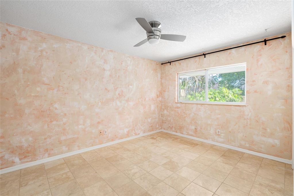 Image 33 of property listing at 631 GILLETTE AVENUE, Temple Terrace, FL 33617