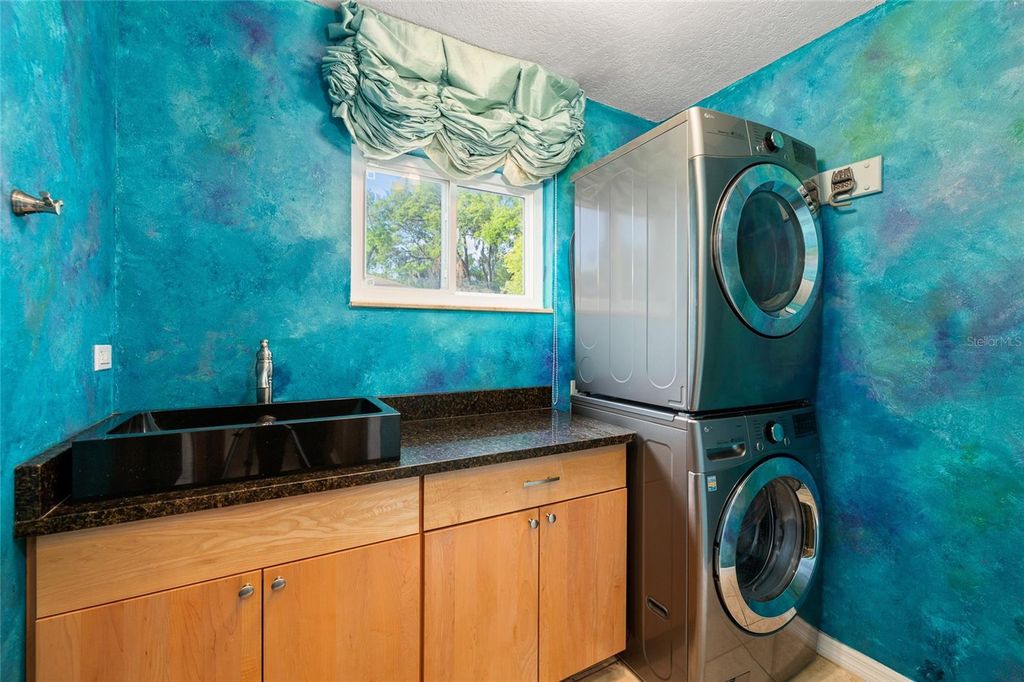 Image 40 of property listing at 631 GILLETTE AVENUE, Temple Terrace, FL 33617