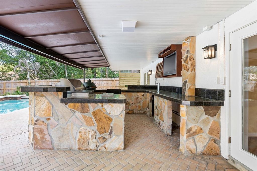 Image 42 of property listing at 631 GILLETTE AVENUE, Temple Terrace, FL 33617