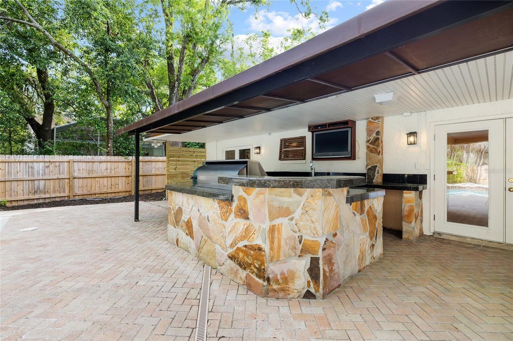 Image 43 of property listing at 631 GILLETTE AVENUE, Temple Terrace, FL 33617