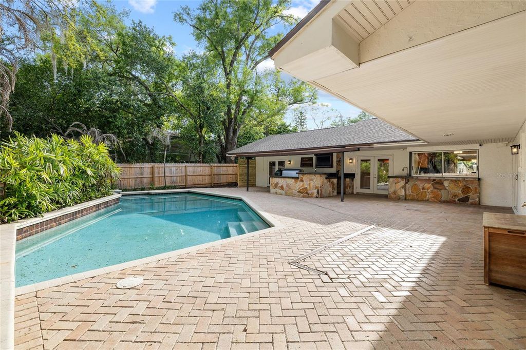 Image 47 of property listing at 631 GILLETTE AVENUE, Temple Terrace, FL 33617