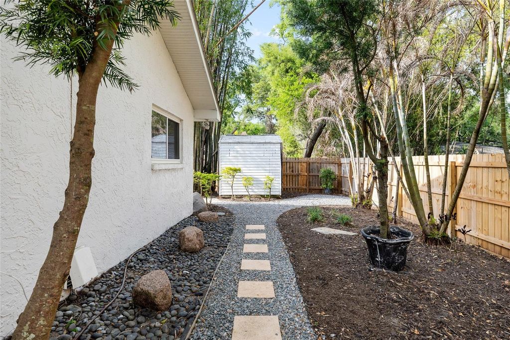 Image 51 of property listing at 631 GILLETTE AVENUE, Temple Terrace, FL 33617