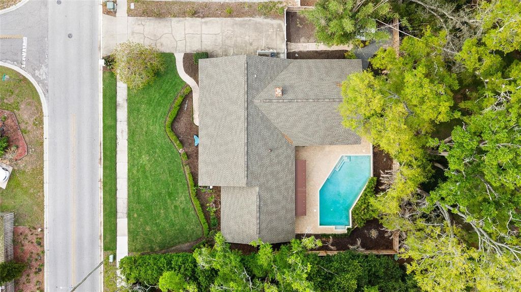 Image 54 of property listing at 631 GILLETTE AVENUE, Temple Terrace, FL 33617