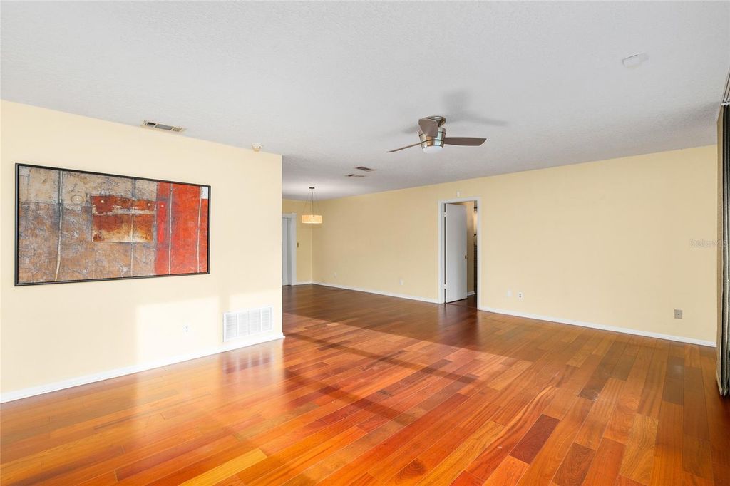 Image 9 of property listing at 631 GILLETTE AVENUE, Temple Terrace, FL 33617