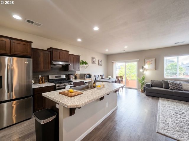 15920 Se STARLING Ct, Clackamas, OR 97015