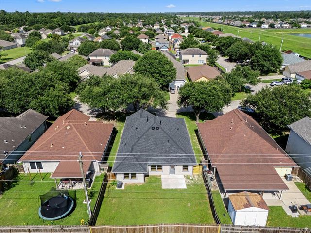 9518 Belleclaire Lane, Houston, TX 77044