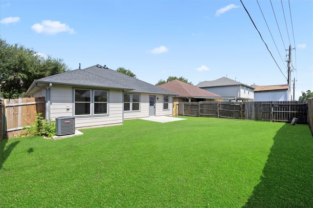 9518 Belleclaire Lane, Houston, TX 77044