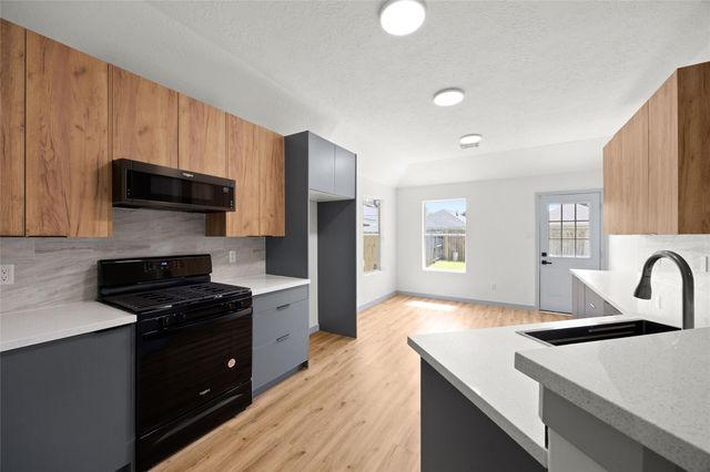 9518 Belleclaire Lane, Houston, TX 77044