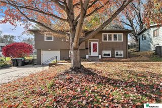 13511 Hickory Circle, Omaha, NE 68144