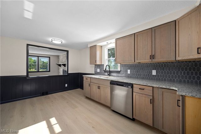 46175 Middle Ridge Road, Amherst, OH 44001
