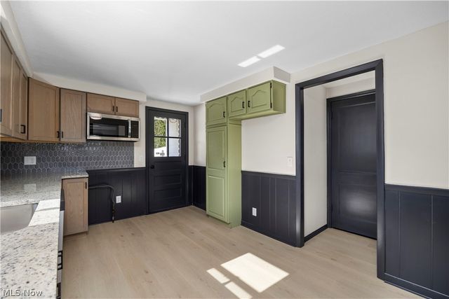 46175 Middle Ridge Road, Amherst, OH 44001