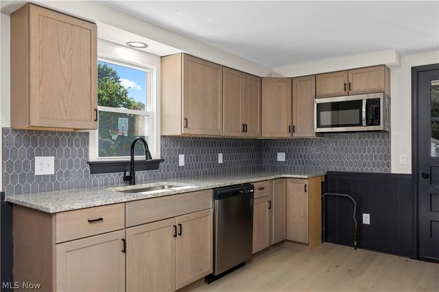 46175 Middle Ridge Road, Amherst, OH 44001