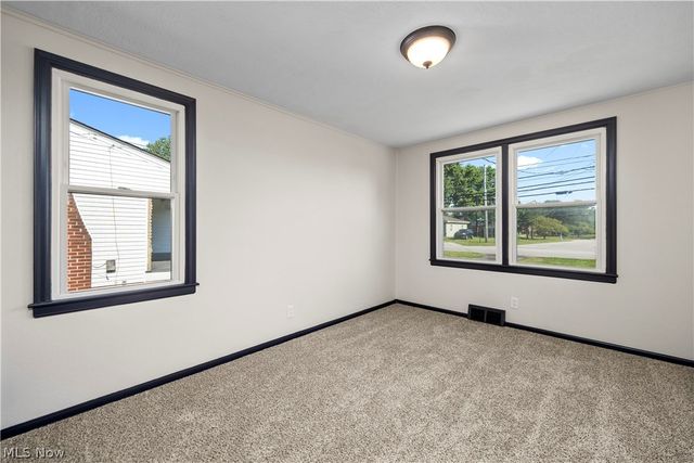 46175 Middle Ridge Road, Amherst, OH 44001