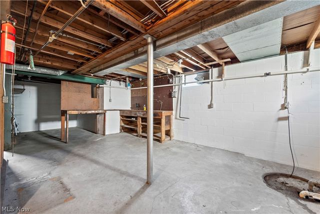 46175 Middle Ridge Road, Amherst, OH 44001