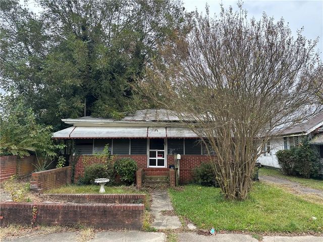 118 Walnut ST, Suffolk, VA 23434