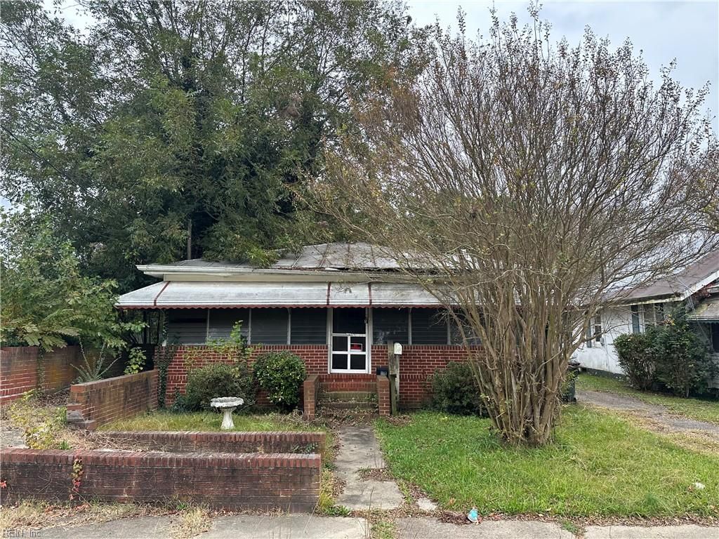118 Walnut ST, Suffolk, VA 23434
