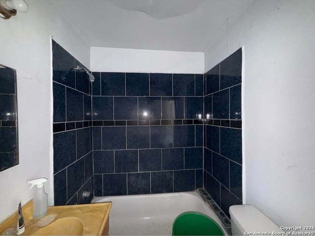 6618 Tupper, San Antonio, TX 78221