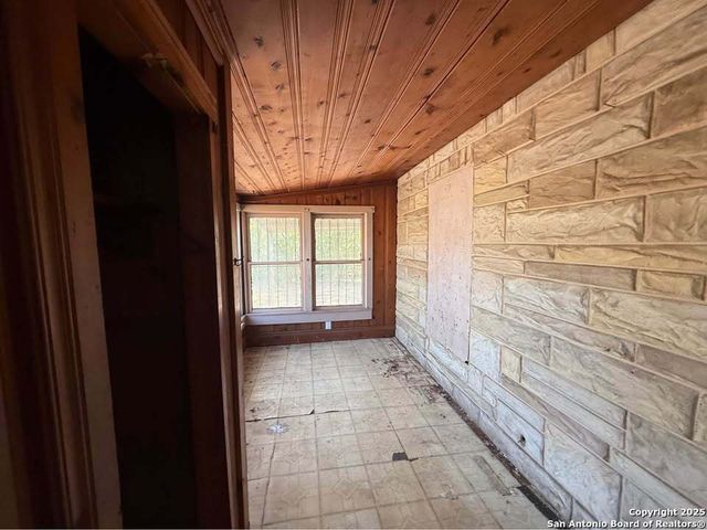 6618 Tupper, San Antonio, TX 78221