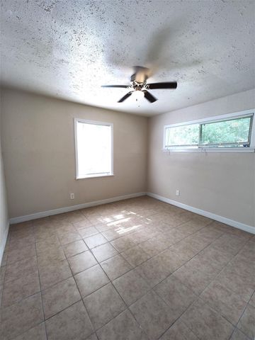 1640 Parry, Beaumont, TX 77703