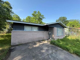 1640 Parry, Beaumont, TX 77703