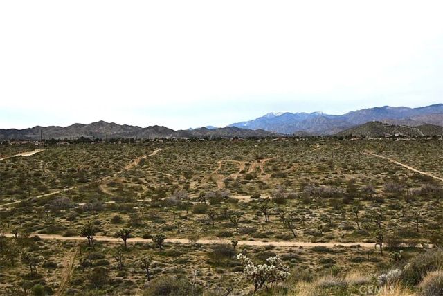 8425 Indio Avenue, Yucca Valley, CA 92284