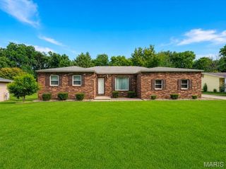 309 Bauer Lane, Maryville, IL 62062