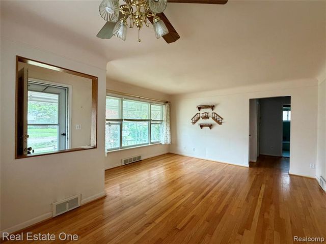 12294 Nathaline Street, Redford, MI 48239