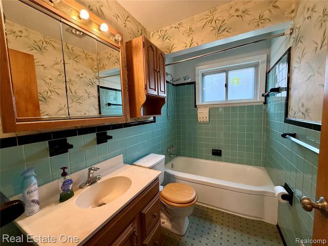 12294 Nathaline Street, Redford, MI 48239