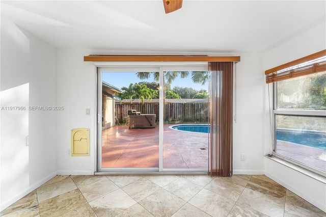 475 NW 46th Ter, Plantation, FL 33317