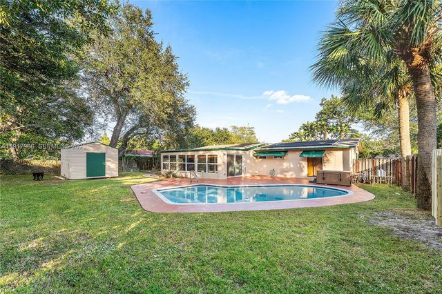475 NW 46th Ter, Plantation, FL 33317