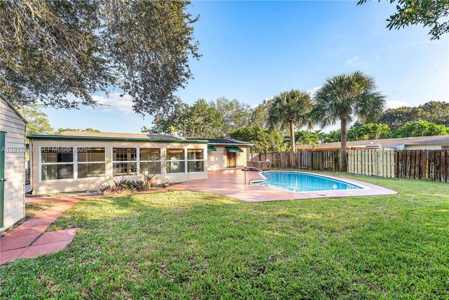 475 NW 46th Ter, Plantation, FL 33317