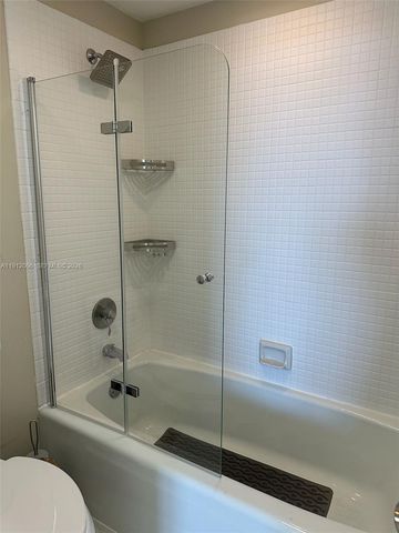 20515 E Country Club Drive 747, Aventura, FL 33180