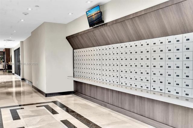 20515 E Country Club Drive 747, Aventura, FL 33180