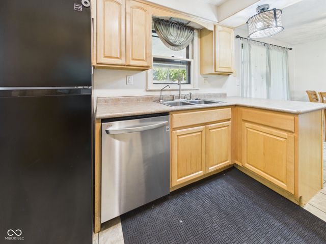 168 E Benton Street, Alexandria, IN 46001