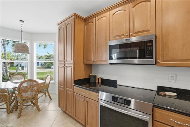 736 110th AVE N, Naples, FL 34108