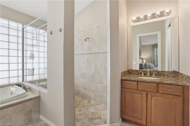 736 110th AVE N, Naples, FL 34108