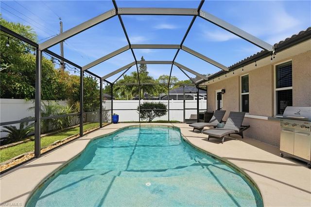 736 110th AVE N, Naples, FL 34108